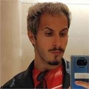 Chico joven profesor de Historia ofrece clases particulares a niñxs a partir de 12 años